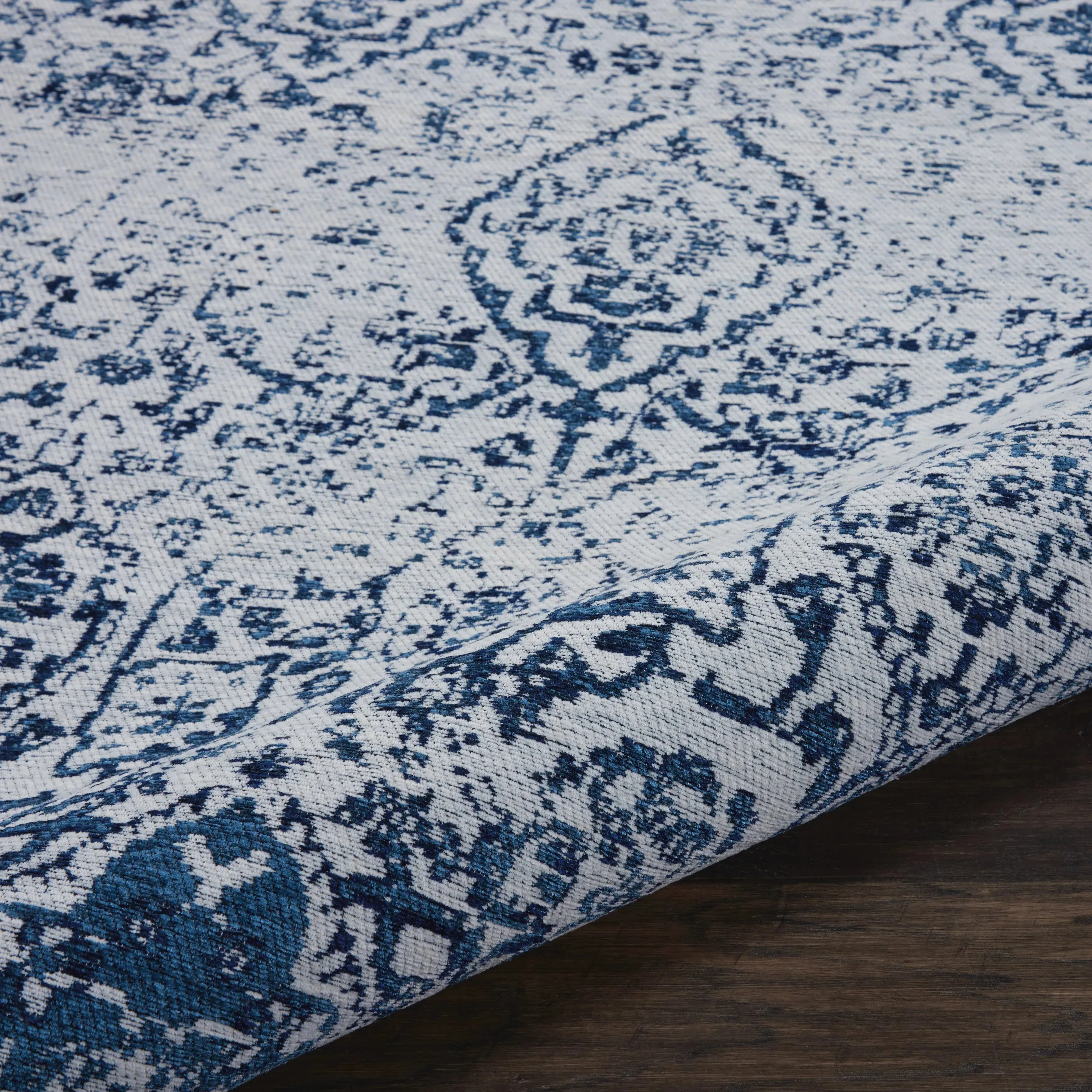 Damask DAS06 Ivory/Navy Rug