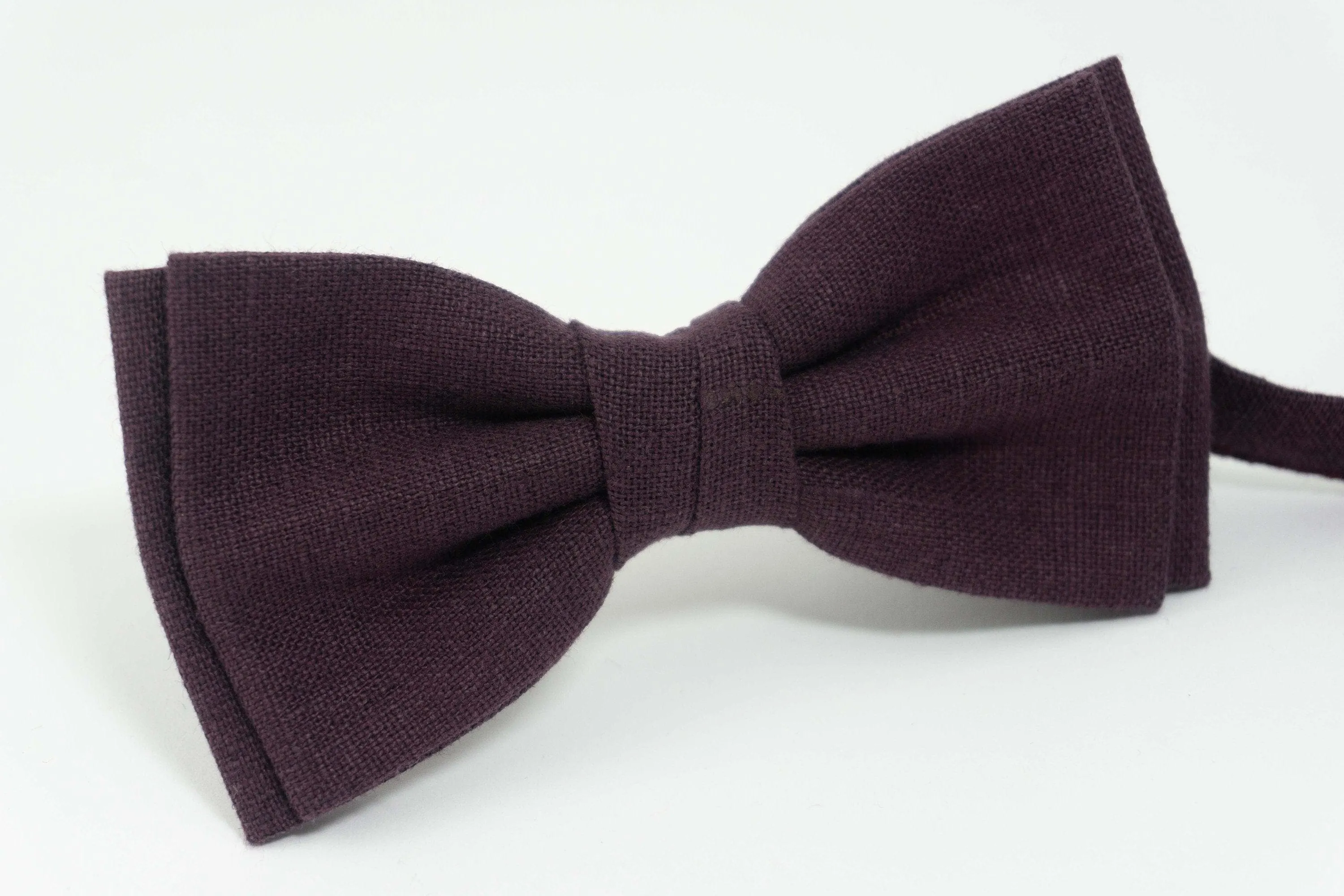 Eggplant Linen Bow Tie - Elegant Accessory for Men's Formal Wear