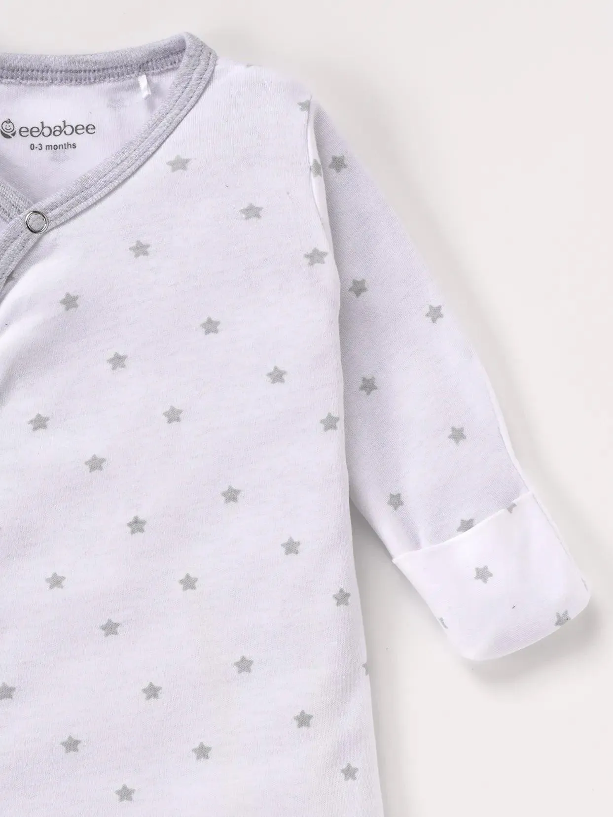 Full sleeve grey star pattern in white sleeping gown for baby